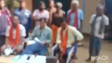 लोहंडीगुडा: चित्रकोट शक्ति केंद्र में भाजपाइयों ने सुनी प्रधानमंत्री नरेंद्र मोदी के 'मन की बात' कार्यक्रम का प्रसारण