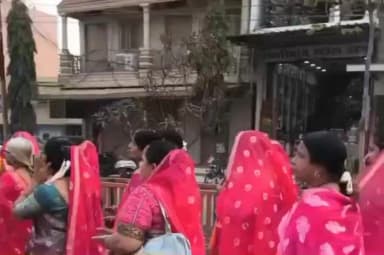 खिरकिया: खिरकिया में नर्मदा जयंती पर प्रकटोत्सव, नर्मदीय ब्राह्मण समाज ने शोभायात्रा निकालकर की पूजा-अर्चना