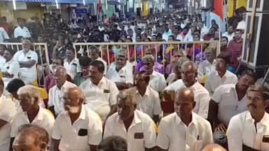 எட்டயபுரம்: எட்டயபுரம் மார்க்கெட் சாலையில் திமுக சார்பில் மொழிப்போர் தியாகிகள் வீரவணக்கால் பொதுக்கூட்டம் அமைச்சர் பங்கேற்பு