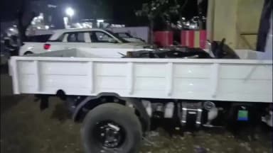 बदरवास: NH-46 पर तेज रफ्तार मिनी लोडिंग वाहन ने बाइक को टक्कर मारी, चार घायल