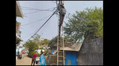 देवरी: नगर पालिका अध्यक्ष द्वारा जवाहर वार्ड, कौशल किशोर वार्ड और लक्ष्मी वार्ड में स्ट्रीट लाइट का सुधार कार्य