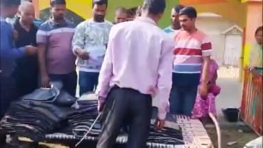 धालभूमगढ़: हरिनधुकड़ी में ठंड को देखते हुए 100 जरूरतमंदों के बीच कंबल वितरण