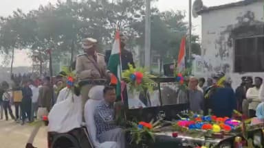 पटोरी: पटोरी थाना जननायक कर्पूरी स्टेडियम सहित विभिन्न स्थानों पर 77वें गणतंत्र दिवस पर आन बान शान से लहराया तिरंगा