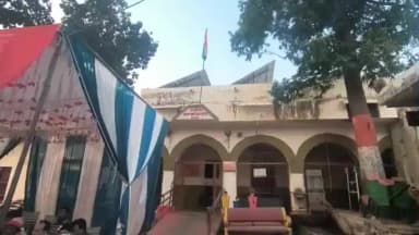 कालपी: कालपी नगर पालिका में धूमधाम से मनाया गया 77वां गणतंत्र दिवस, पालिकाध्यक्ष ने किया ध्वजारोहण