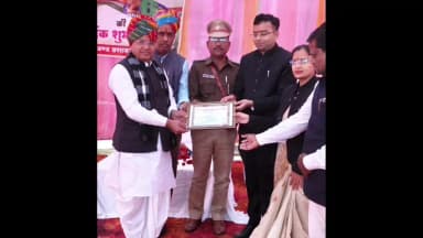 वज़ीरपुर: वजीरपुर उपखंड कार्यालय पर शिक्षा के क्षेत्र में उत्कृष्ट योगदान के लिए महीलाल मीणा, RES प्राचार्य को किया गया सम्मानित