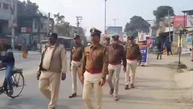 ইটাহার: 'নেশা ছাড়ুন, সুস্থ থাকুন- মাদক সেবন বন্ধ করুন'- এই স্লোগানকে সামনে রেখে ইটাহারে মাদক বিরোধী র্যালী পুলিশ প্রশাসনের