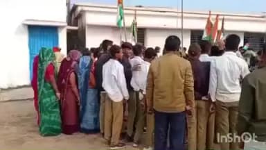 ग्राम खलौंध में संस्था प्रमुख ने ध्वजारोहण कर अमर शहीदों को किया नमन सुरुचि भोज का किया गया आयोजन