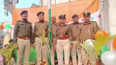 पूसा: गणतंत्र दिवस पर वैनी थाना में थानाध्यक्ष ने फहराया तिरंगा