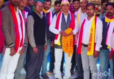 भीटी: भीटी ब्लाक के जलालपुर बाजार में लोकजन सोशलिस्ट पार्टी का सदस्यता अभियान, दलसिंगार विश्वकर्मा बने जिलाध्यक्ष