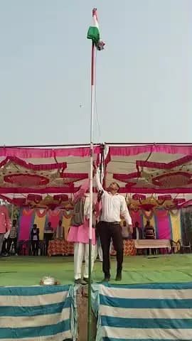 सामूहिक ग्राउंड में हुआ ध्वजारोहण का कार्यक्रम सरपंच बहोरी आदिवासी के द्वारा फहराया गया झंडा तिरंगा सहयोग में रहे चंद्रप
