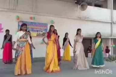 नवा बाज़ार: रोजवैली आवासीय पब्लिक टेन प्लस टू उच्च विद्यालय में गणतंत्र दिवस पर बच्चों ने सांस्कृतिक कार्यक्रम में बिखेरा जलवा