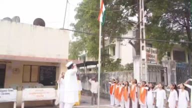 જાંબુઘોડા: જાંબુઘોડા તાલુકાના નાથપુરી ગામે તાલુકા કક્ષાના 77માં પ્રજાસતાક પર્વની ઉજવણી કરવામાં આવી હતી