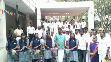 ஆரணி: களம்பூர் பகுதியில் மாணவிகளுக்கு நாடாளுமன்ற உறுப்பினர் விலையில்லா மிதிவண்டிகளை வழங்கினார்