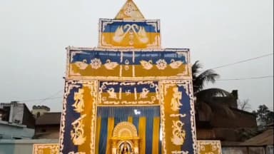 আউশগ্রাম ২: জাঁকজমকপূর্ণভাবে সরস্বতী পুজোর আয়োজন আউশগ্রামের জয়রামপুরে, প্রতিমা নিরঞ্জন ঘিরে আনন্দে মেতে উঠলেন সেখানকার বাসিন্দারা