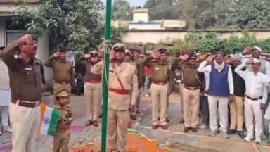 गुरारू: गुरुआ में शहीदों को नमन कर मनाया गया 77वां गणतंत्र दिवस, राष्ट्रगान के साथ किया गया झंडोत्तोलन