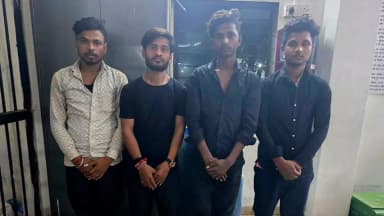 વાપી: રેલ્વે સ્ટેશન પર કચ્છ એક્સપ્રેસ ટ્રેનમાં મુસાફર પર હુમલો, ચાર આરોપીઓ ઝડપાયા