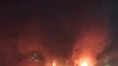 बदनापूर: धावत्या ट्रॅव्हल्स ला लागली आग 27 प्रवासी सुखरू बदनापूर जालना मार्गावरील शेलगाव येथील घटना