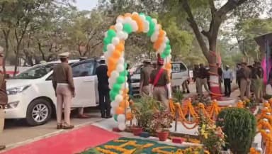 शौर्य और सम्मान: चुर्क पुलिस लाइन में गूँजा राष्ट्रवाद, 75 पुलिसकर्मी उत्कृष्ट सेवा के लिए सम्मानित।
#Sonbhadra #SON