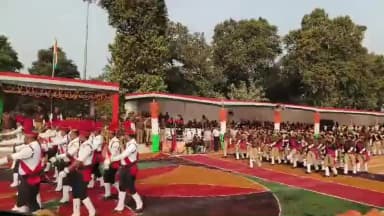 उद्यानमंत्री दिनेश सिंह ने #गणतंत्र_दिवस पर परेड मार्च पास्ट की सलामी ली,DM हर्षिता माथुर,SP डॉ यशवीर सिंह,ASP मौजूद रहे