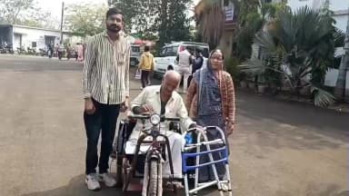 ठीकरी: ग्राम कुआं के दिव्यांग बुजुर्ग को मिली बैटरी चालित ट्रायसिकल, जिला प्रशासन को दिया धन्यवाद