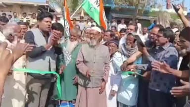 নওদা: নওদা ব্লকের কোদালকাটী ঈদগাহ ময়দানে বাউন্ডারি ওয়াল-এর শুভ উদ্বোধন করেন ব্লক তৃণমূল সভাপতি শফিউজ্জামান শেখ