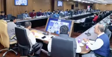 जिलाधिकारी, पटना द्वारा प्रोजेक्ट मॉनिटरिंग ग्रुप की बैठक में 30 से अधिक विकास परियोजनाओं के क्रियान्वयन की समीक्षा की गई तथा आ रही बाधाओं को दूर किया गया। सभी परियोजनाओं में अच्छी प्रगति है।