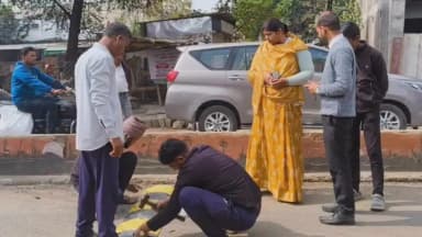 देवरी: नगर में बढ़ती सड़क दुर्घटनाओं को रोकने के लिए अध्यक्ष ने स्पीड ब्रेकर लगाकर पहल शुरू की