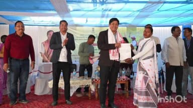 নাহৰকটীয়া: জয়পুৰ চাহ বাগিচাত এটি কলি দুটি পাত” আঁচনিৰ শুভাৰম্ভ কৰিলে বিধায়ক তৰংগ গগৈয়ে