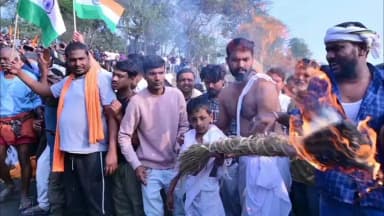 सहदेई बुजुर्ग: उड़ी सेक्टर में शहीद जवान रमेश कुमार का राजकीय सम्मान के साथ अंतिम संस्कार, 10 वर्षीय पुत्र ने दी मुखाग्नि