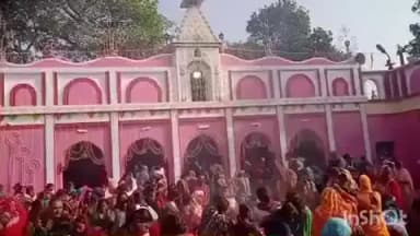 बाराहाट: लखपुरा काली मंदिर में भंडारे पर उमड़ी भीड़, महिला श्रद्धालु के गले से चेन चोरी