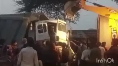 બાયડ: ડાભા સ્ટેન્ડ પાસે ઉભી રહેલી ટ્રક પાછળ કપચી ભરેલી ડંમ્પરની ટકકરે સર્જાયો અકસ્માત,રોડ પર ટ્રાફિકજામ સર્જાયો