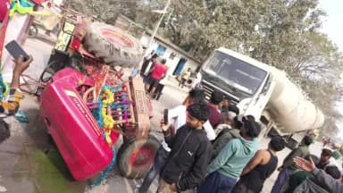 नौहट्टा: रोहतास में सड़क हादसे में ट्रैक्टर और ट्रक की टक्कर, चालक घायल