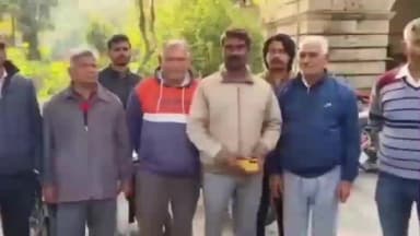 पीसांगन: वार्ड नंबर 28 के क्षेत्रवासियों ने किया प्रदर्शन, जिला कलेक्टर को सौंपा ज्ञापन