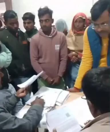 पुरवा: मतदाता पुनरीक्षण अभियान के तहत पुरवा में लगे कैंप, आपत्तियों का निवारण व मतदाता सूची में संशोधन जारी