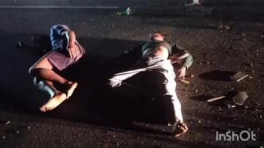 జూలూరుపాడు: జూలూరుపాడు మండల పరిధిలోని మార్చినేనిపేట తండా సమీపంలో ఆటోను ఢీకొన్న లారీ, ఇద్దరికీ గాయాలు