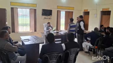 सिरौली गौसपुर: ग्राम न्यायालय सिरौली गौसपुर ने मंगलवार को मरकामऊ पंचायत भवन में मोबाइल कोर्ट का आयोजन किया