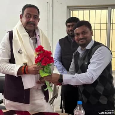 दिनारा: दिनारा प्रखंड कार्यालय में आयोजित बीडीसी की बैठक में विधायक आलोक कुमार सिंह ने भाग लिया