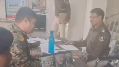 बाराचट्टी: धनगाई थाने में मिशन अनुसंधान को लेकर समीक्षा बैठक, फरार आरोपियों को गिरफ्तार करने के निर्देश