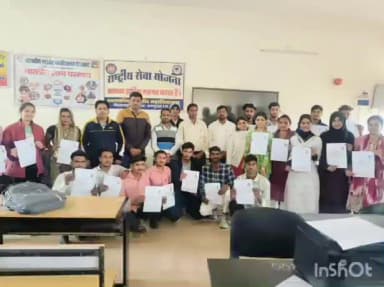 पेटलावद: संकल्प से समाधान अभियान के तहत शासकीय महावीर महाविद्यालय पेटलावद में लर्नर लाइसेंस शिविर आयोजित