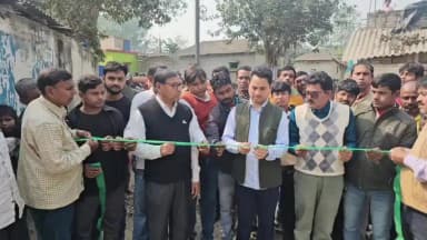 ইটাহার: প্রায় ৩৪ লক্ষ টাকা বরাদ্দে কাপাশিয়া গ্রামে ১ কিলোমিটার ঢালাই রাস্তার কাজের শিলান্যাস করলেন MLA মোশারফ হোসেন