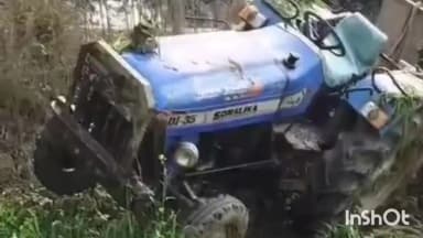 फरीदपुर: गन्ना डालकर लौट रहे युवकों पर टूटा कहर, भुता में ट्रैक्टर-ट्रॉली खाई में पलटी, एक की मौत, दूसरा जिंदगी-मौत से जूझ रहा