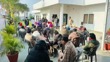 बिलासपुर: बिलासपुर स्थित केम्प कार्यालय पर राज्यमंत्री बलदेव सिंह औलख ने मंगलवार को जनता दरबार लगाकर समस्याएं सुनीं