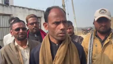 जयनगर: उप मुखिया रहीम अली ने बच्चों की शिक्षा बेहतर करने के लिए उत्क्रमित मध्य विद्यालय गरचांच के प्रधानाचार्य से बात की