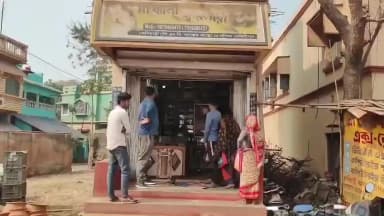 কেশিয়ারি: কেশিয়াড়ীতে রাতের অন্ধকারে দুঃসাহসিক চুরি একটি সোনার দোকানে,তদন্তে পুলিশ!