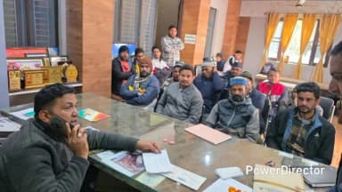 ओखलकांडा: विधायक राम सिंह कैड़ा ने कैम्प कार्यालय में भीमताल विधानसभा के ग्रामीणों की समस्याओं को सुना, समाधान का दिया आश्वासन