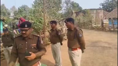 नारायणगंज: औरिया गांव में ग्रामीणों को सिखाए सड़क सुरक्षा के नियम, बीजाडांडी पुलिस का नशे के खिलाफ अभियान