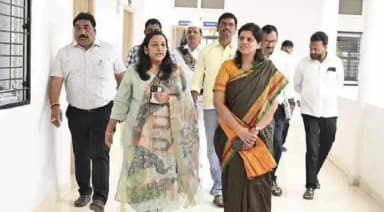 బాన్సువాడ: బాన్సువాడలో నామినేషన్ల స్వీకరణ కేంద్రాలను పరిశీలించిన జిల్లా ఇన్చార్జి కలెక్టర్ ఇలా త్రిపాటి