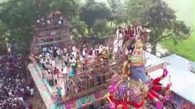 திருவெண்ணைநல்லூர்: அரசூரில் அமைந்துள்ள 52 அடி வராகி அம்மன் கோவிலில் நடைபெற்ற மகா கும்பாபிஷேகத்தில் திரளான பக்தர்கள் கலந்து கொண்டு சாமி தரிசனம் செய்தனர்