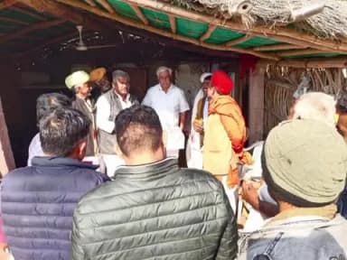 बायतु: बायतु भाजपा नेता बालाराम जी मूढ़ ने माहिंगोंणी, मूँढ़ों की ढाणी में अपने निजी आवास पर की जनसुनवाई