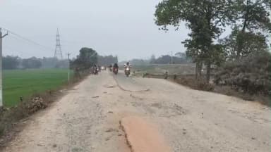 मरौना: मरौना प्रखंड मुख्यालय बेलही जाने वाली मुख्य सड़क की हालत हुई जर्जर